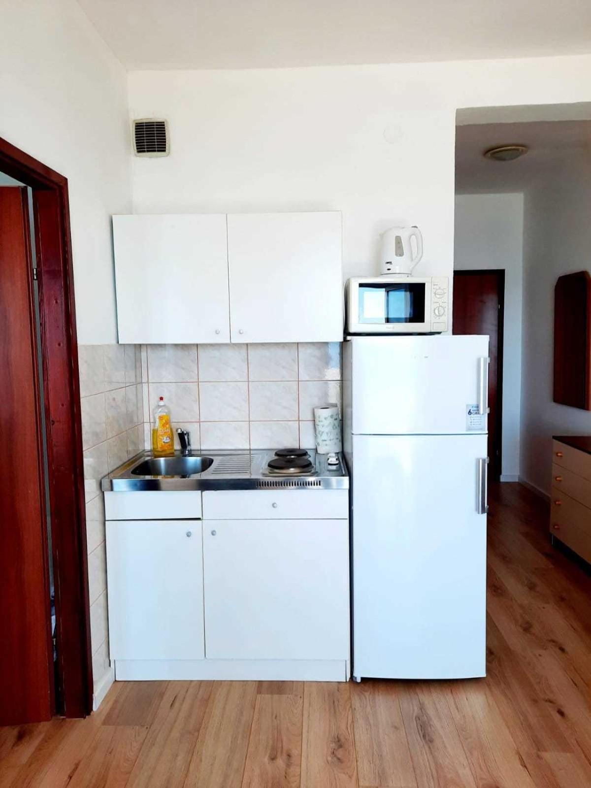Apartments Elenora Brist Extérieur photo