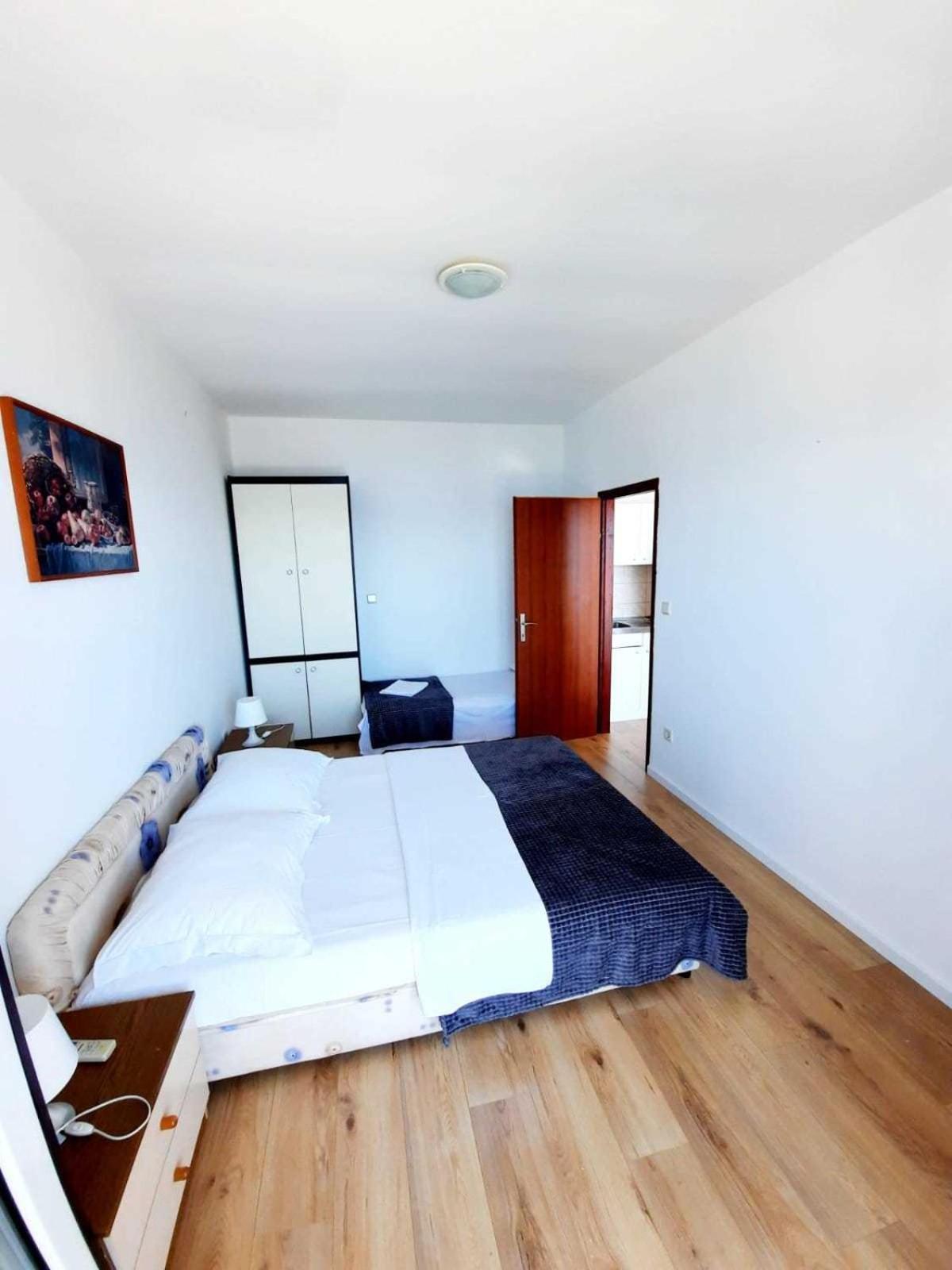 Apartments Elenora Brist Extérieur photo