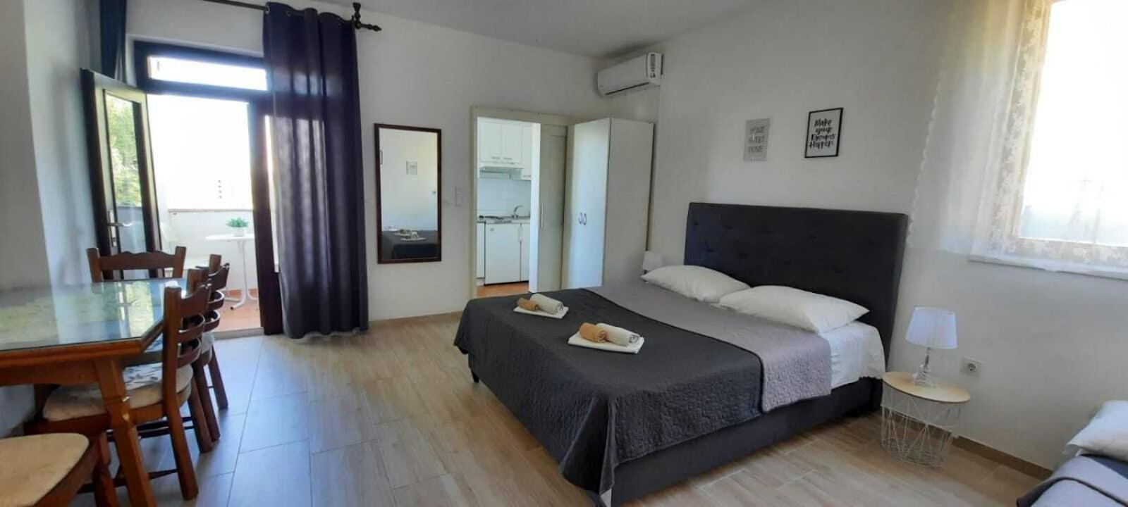 Apartments Elenora Brist Extérieur photo