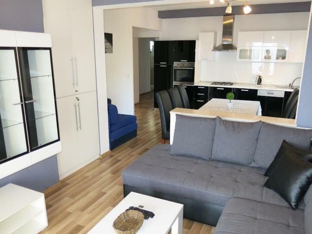 Apartments Elenora Brist Extérieur photo