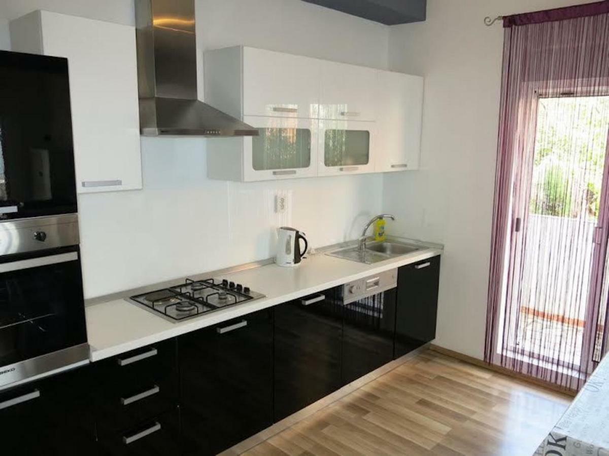 Apartments Elenora Brist Extérieur photo